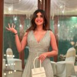 Akasa Instagram - shaadi guest behaviour ft @sing.arvinder and @awez_darbar 🤌🏼 wearing this princess vibe dress by @kanikaahuja_official ✨ Styled by @styledbysujata • • • • • • • • #akasa #akasasingh #akasasing #akasakebesties #akasians #trending #love #fyp #explore #fashion #ootd #femininegoddess #trendingreels #naagin #shringaar #biggboss #punjaban #trendingsongs