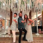 Akasa Instagram - shaadi guest behaviour ft @sing.arvinder and @awez_darbar 🤌🏼 wearing this princess vibe dress by @kanikaahuja_official ✨ Styled by @styledbysujata • • • • • • • • #akasa #akasasingh #akasasing #akasakebesties #akasians #trending #love #fyp #explore #fashion #ootd #femininegoddess #trendingreels #naagin #shringaar #biggboss #punjaban #trendingsongs