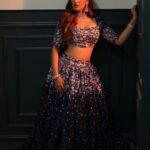 Akasa Instagram - dhuppaan de naal lad ladke mai labbiyaan apniyaan chaavan ✨ • • • • • • styled by @pallakhshah wearing @labelpriyankakar jewellery @meraki.mumbai MUA @safasheikhbeauty hair: photo and direction: location: my house that I can’t wait to show y’all 🥹