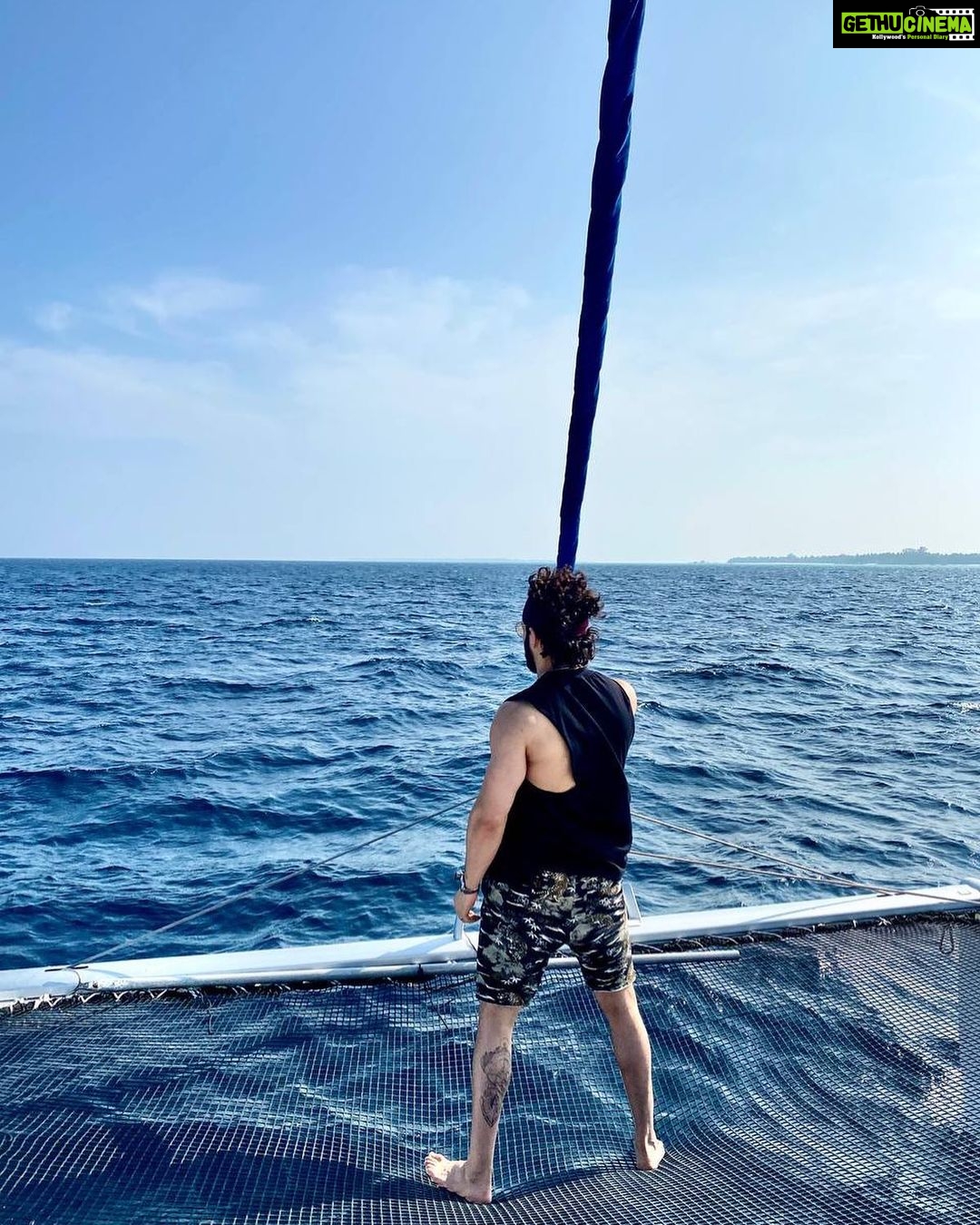 Akhil Akkineni - 310.8K Likes - Dear dolphins, please come take a picture with me. That will just make this picture perfect. 🐬