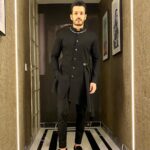 Akhil Akkineni Instagram - Can’t ever go wrong with black ! 😎 wearing @shantanunikhil styled by @harmann_kaur_2.0 #anrawards2019
