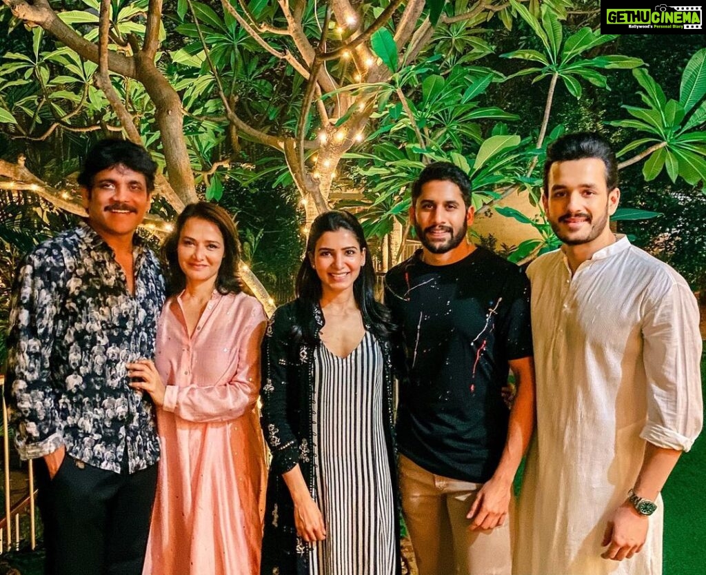 Akhil Akkineni Instagram - Blessed to have these people beside me . Happy Diwali from my family to yours. Love and laughter to all of you. #happydiwali @chayakkineni @akkineniamala @samantharuthprabhuoffl