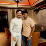 Akhil Akkineni Instagram - What a lovely evening with the chennai crew ! All the best for Hero guys ! Godspeed @sivakarthikeyan @george_dop @psmithran