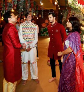 Akhil Akkineni Instagram - Was a pleasure attending the Navaratri Pooja at The Kalyan Jewelers residence in Thrissur. Thank you to the whole Kalyan family for hosting us so graciously, the evening was spectacular. As always it was an absolute honour spending some time with Amit Ji as well. @kalyanjewellers_official