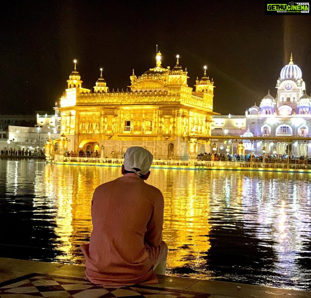Akhil Akkineni Instagram - A golden moment in my life. Breathtaking experience to say the least. Will never forget this evening. #goldentemple #momentsoftruth