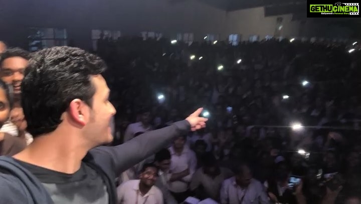 Akhil Akkineni Instagram - Thank you Vijayawada and Guntur for all the love..VVIT College girls you are so pretty and of course guys you are awesome :))) thanks for the energy and love