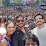 Akhil Akkineni Instagram - Happy shopping Rajahmundry:) @sureshseerna @southindiashopping