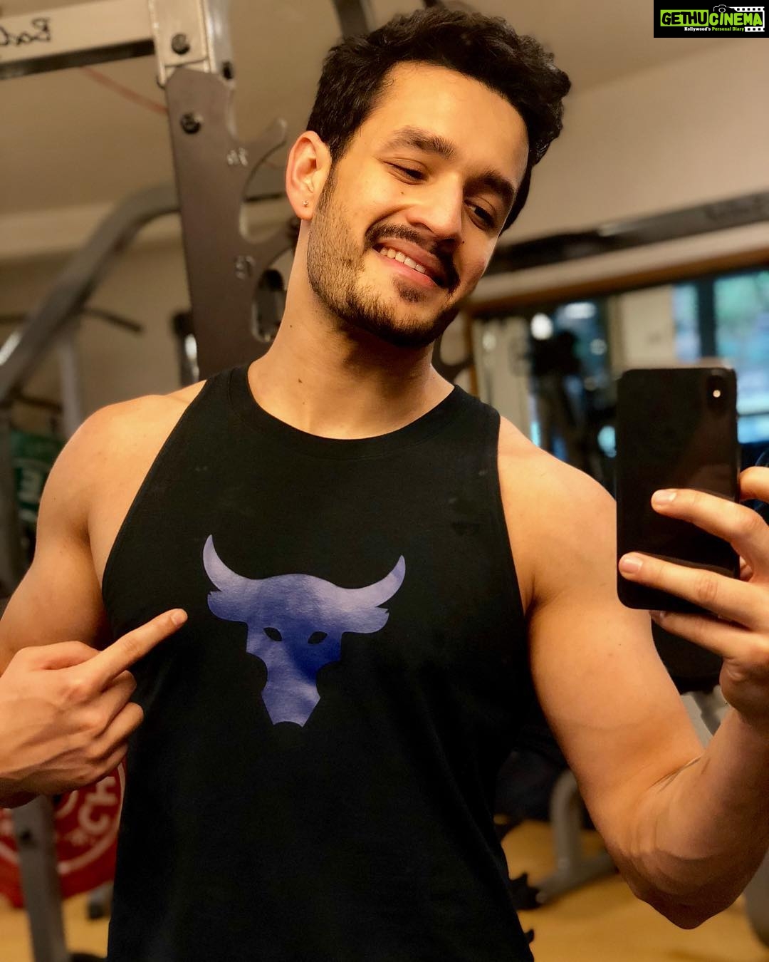 Akhil Akkineni Instagram - Smashed a good session in my new project rock tank ! Yes a big Dwane Johnson fan ! ✌🏻😎✌🏻