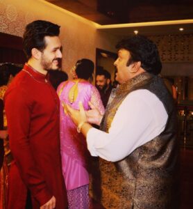 Akhil Akkineni Instagram - Was a pleasure attending the Navaratri Pooja at The Kalyan Jewelers residence in Thrissur. Thank you to the whole Kalyan family for hosting us so graciously, the evening was spectacular. As always it was an absolute honour spending some time with Amit Ji as well. @kalyanjewellers_official