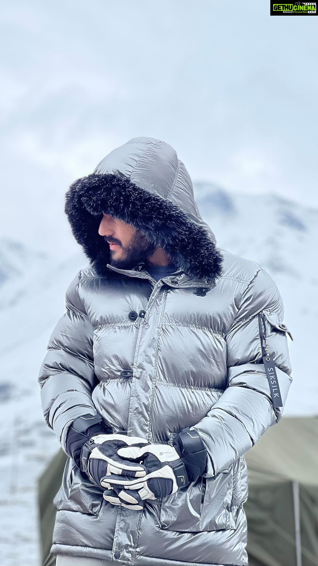 Akhil Akkineni - 356.2K Likes - Winter in may 🥶
#agentloading