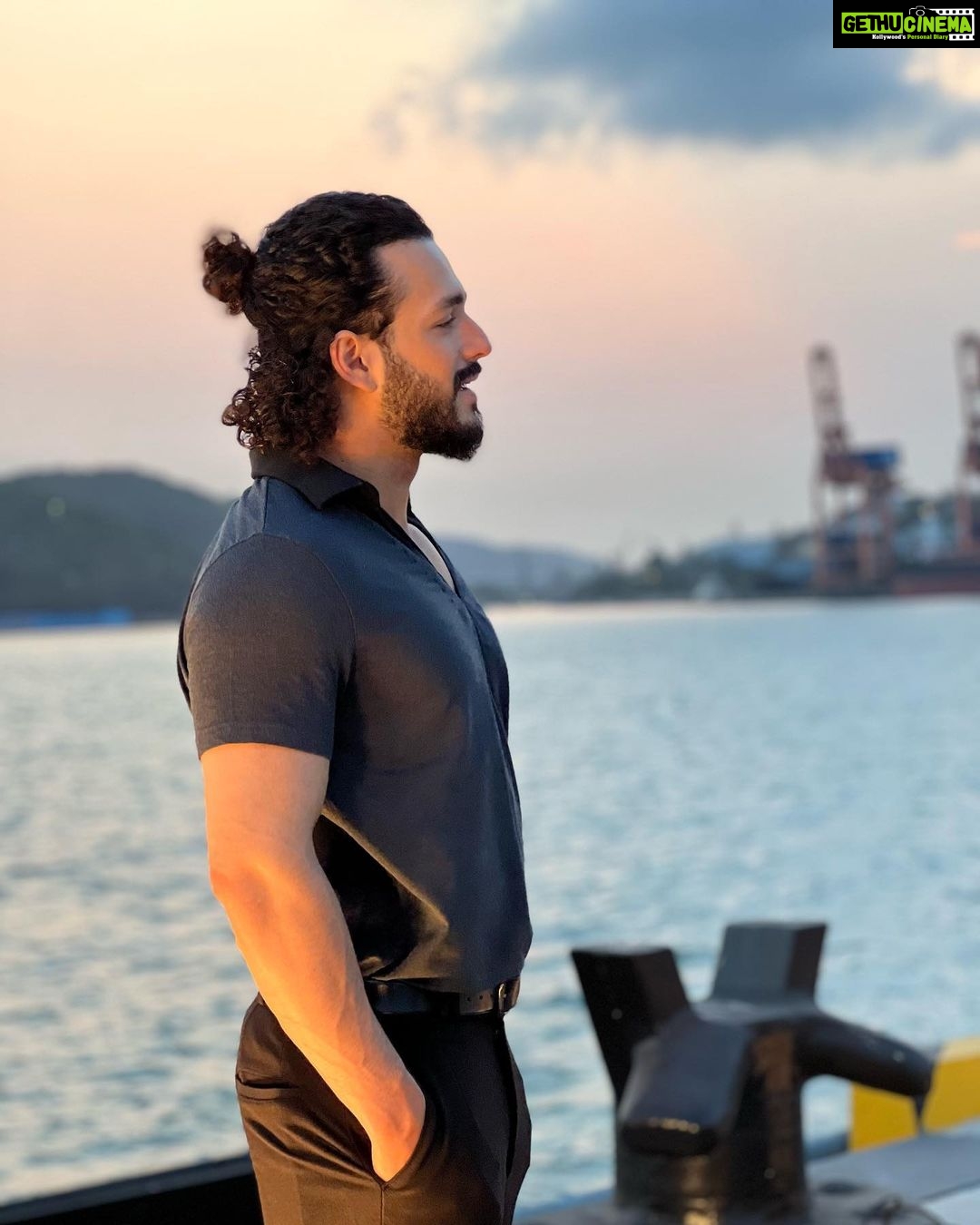 Akhil Akkineni - 361K Likes - Missing sunsets by the ocean 🌊🌞