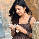 Akshaya Udayakumar Instagram - இதயம் இருளும் அவள் பாத சுவடில் கண்ணீர் மலர்கள் உதிரும் 🤎✨ Costume :- @queen_bee_suji Pc :- @_subarathi_ ❤️