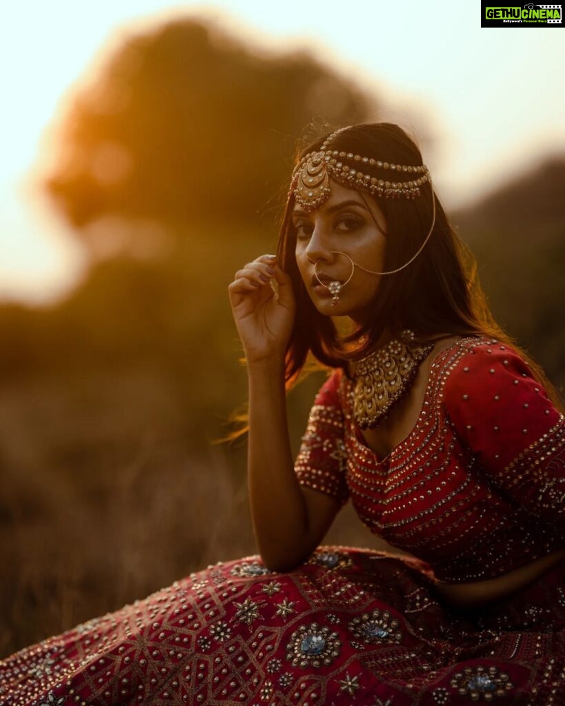 Akshaya Udayakumar Instagram - G O D D E S S ft Akshaya. When it comes to photos, we all have our references and ideas to give it the final look it shapes into. My way of combining ideas is a mix of references shot with natural light and patterns with a mix of minimalism. One such great example and my favourite would be images made at @sabyasachiofficial. Here's an attempt at making images with a combination of rawness, beautiful sunlight leaks and minimal landscapes put together. I'd be looking forward to your comments and suggestions on this one :) Muse : @akshaya__udayakumar HMU : @ardini_makeover_palakkad Assistance : @pictureprodigyy | @__enigma__ Shot on : @sonyalphain A7R3 Costume : @ladies_planet_ #NaturalLight #portrait #potraitphotography #portraits #pursuitofportraits #kerala #fashion #keralafashion #fashionphotography #sunlight #portraitlover #lehanga #landscape #minimal #sabhyasachi #model #modelling #sony #bridalwear #portraitmood #indianportraits @portraitmood @persfamous @indianportraitshub Palghat