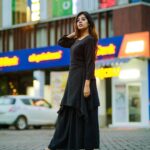 Akshaya Udayakumar Instagram - Always black🖤 Pc:-@freezeframes___