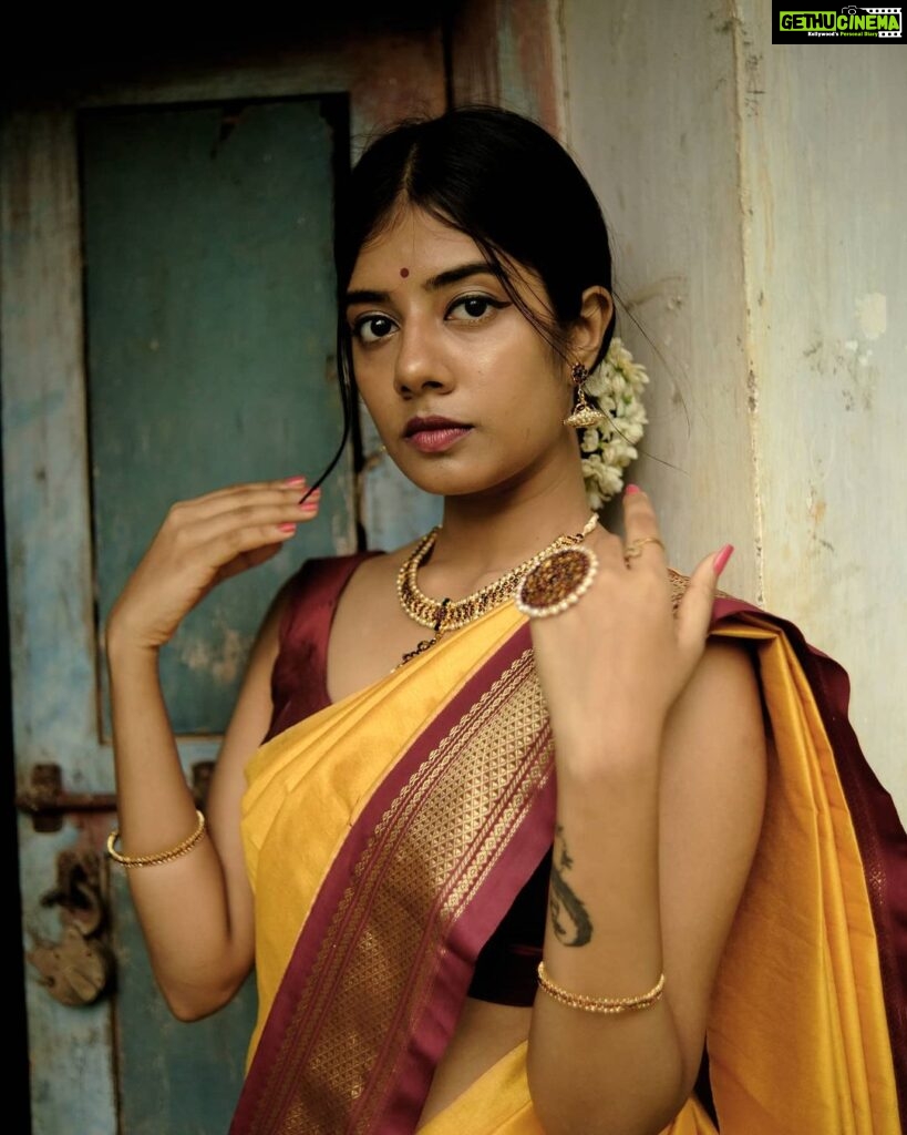 Akshaya Udayakumar Instagram - She is a queen Her soul is royalty✨🧿 📸&✂️ :-@frames.by.hari ✨
