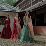 Akshaya Udayakumar Instagram - Bridal series by @barakahdesignhouse ✨ . Outfit: @barakahdesignhouse In frame: @aiswarya_rashmi @naatya_ @akshaya__udayakumar Shot by:@karthiknair95 Makeup: @anjalisnair_makeup Production: @candidstoriesbykarthik Team: @hariprasad.harish @imthiyas_ia @ameer__ami_ . . . . . #bridalcollection #indianbride #bridesinspo #lehenga #keralabride #southindianbrides #blousepatterns #blouseback ##handembroidery #bridalblousedesigns #southindianfashion #bridalaffair #bridalstyling #barakah #barakahdesignhouse