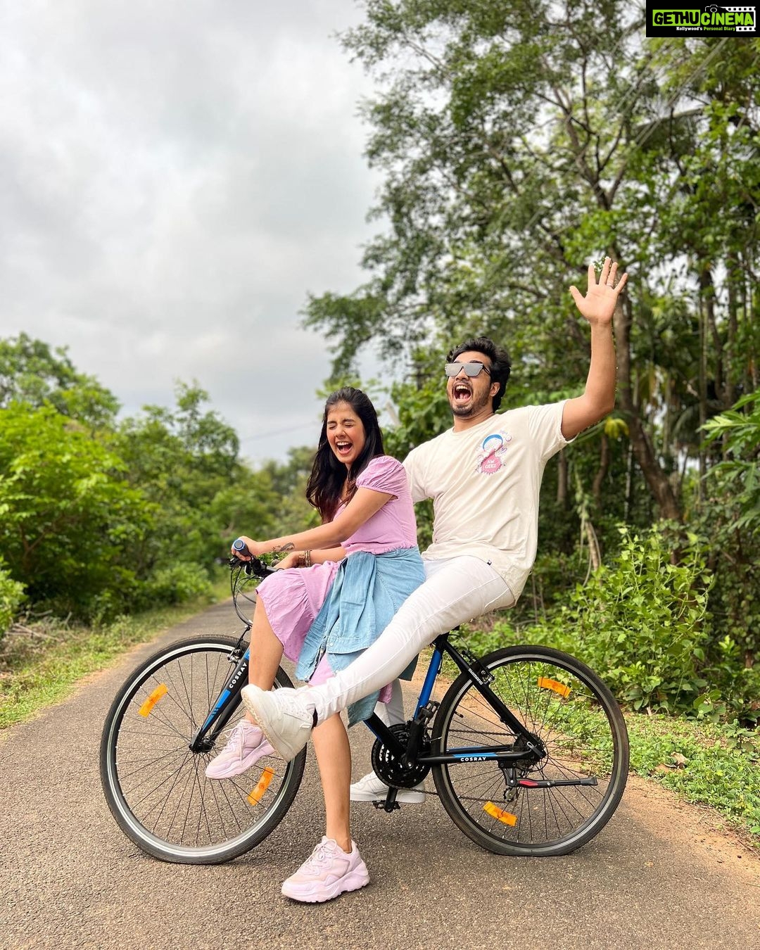 Akshaya Udayakumar - 108.4K Likes - We are like a small gang 🫂🤍@abishek_udayakumar_
