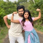 Akshaya Udayakumar Instagram - We are like a small gang 🫂🤍@abishek_udayakumar_