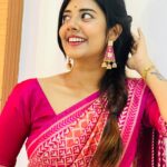 Akshaya Udayakumar Instagram - Happy 400k fam💗 We are growing and glowing ! It not just “thanks” , i’m really greatful for all this LOVE & SUPPORT 💗