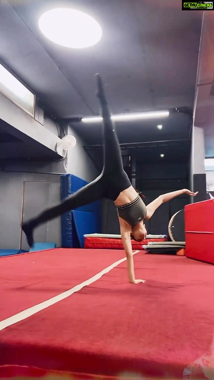 Alaya F Instagram - Body is sore but progress is more 😋