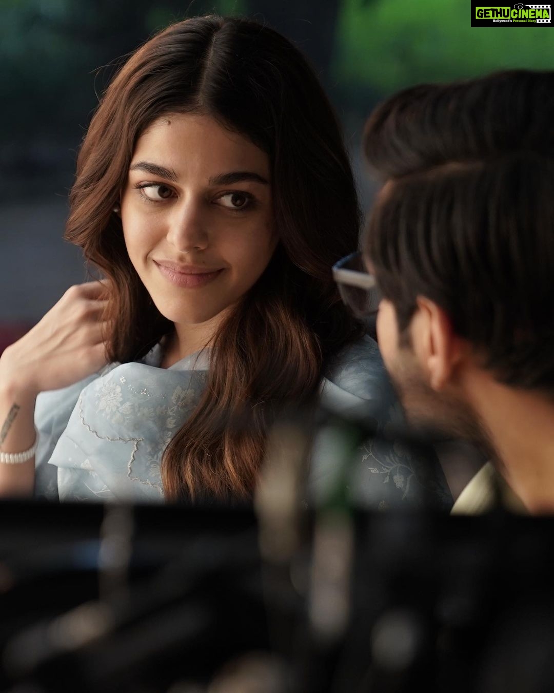 Alaya F Instagram - Thank you for the love & recognition!!🥰🖤🐢 #FreddyDay It’s raining reviews! ⭐️ #Freddy fever has taken over! STREAMING NOW on @disneyhotstar! What are you waiting for? WATCH NOW! @kartikaaryan @disneyplushotstar @ektarkapoor @shobha9168 @jayshewakramani @ghoshshashanka @bhavinisheth @kamera002 #Parveezshaikh @aseemarrora @ipritamofficial @kamil_irshad_official @balajimotionpictures @nlfilms.india @nh_studioz @tips @kumartaurani @gauravbose_vermillion @praveenkaushal08 @houseofaweindia