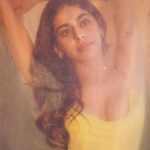 Alaya F Instagram - Chasing the sun🌞✨ Swipe to the end for a funny BTS moment!😄 Photos by @trishasarang Styled by @mohitrai @shubhi.kumar @tarangagarwalofficial @teammrstyles Make up by @divyashetty_ Hair by @hairbyapeksha Outfit- @houseofcb Jewellery - @rafthelabel @necessitestudio Shoes- @jimmychoo