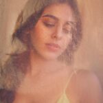 Alaya F Instagram - Chasing the sun🌞✨ Swipe to the end for a funny BTS moment!😄 Photos by @trishasarang Styled by @mohitrai @shubhi.kumar @tarangagarwalofficial @teammrstyles Make up by @divyashetty_ Hair by @hairbyapeksha Outfit- @houseofcb Jewellery - @rafthelabel @necessitestudio Shoes- @jimmychoo