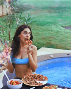 Alaya F Instagram - Posting images of pizzas and a hot tub while I’ve been sitting in this awful Mumbai traffic for the last 2 hours 🙃 

Wearing @flawedbyshaleen 
Styled by @mohitrai @shubhi.kumar