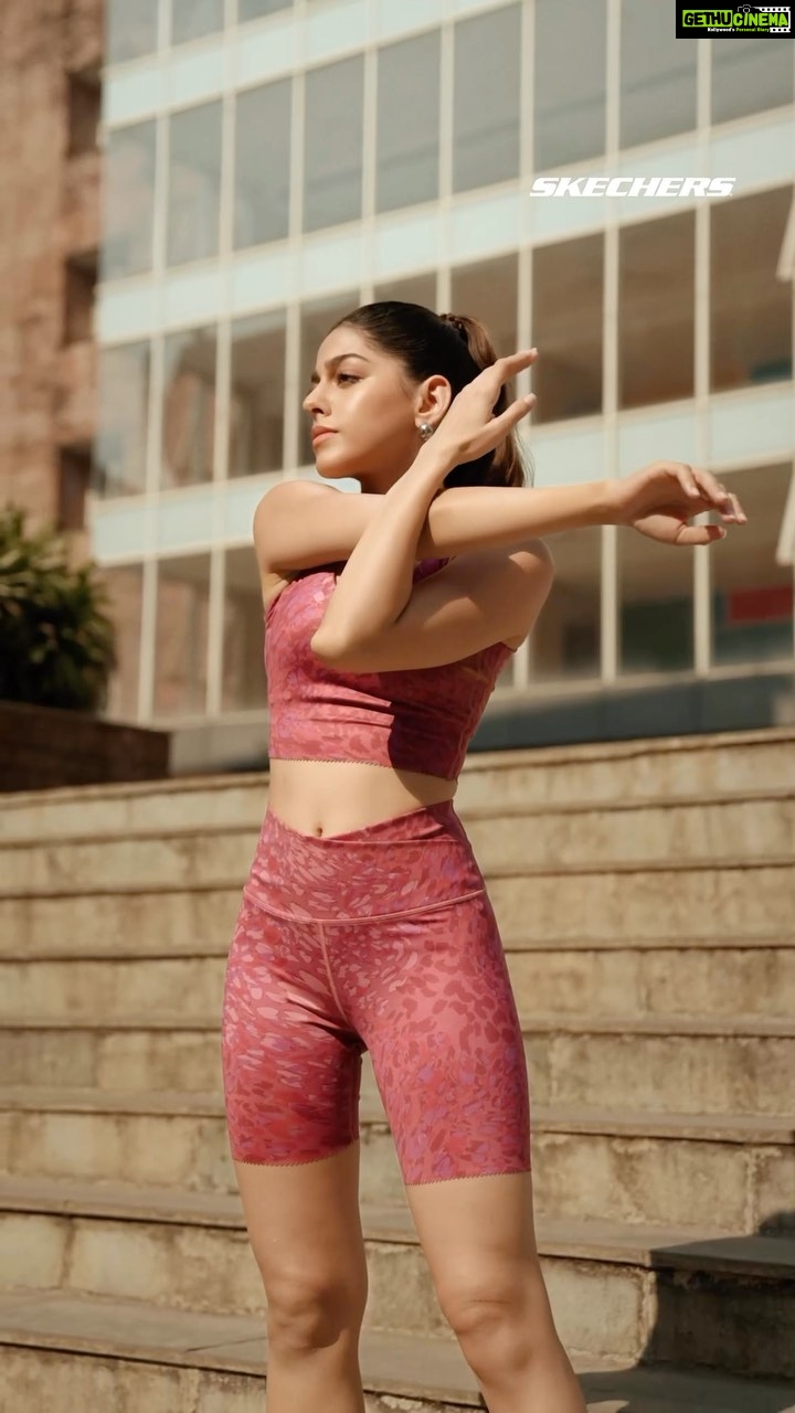 Alaya F Instagram - Staples rendered in soft and ultra-light weight fabrics that keep me comfortable every day! From tough workouts to yoga days, the Skechers Go Sculpt collection has me covered🤸‍♀️ Experience comfort with the latest Apparel collection from @Skechersindia @Skechersperformanceindia #Skechersindia #SkechersApparel #GoSculpt #Yoga #PerformanceApparel #Collab #SkechersPerformance #DailyWorkouts #ActiveLifestyle #activewear #StylewithSkechers