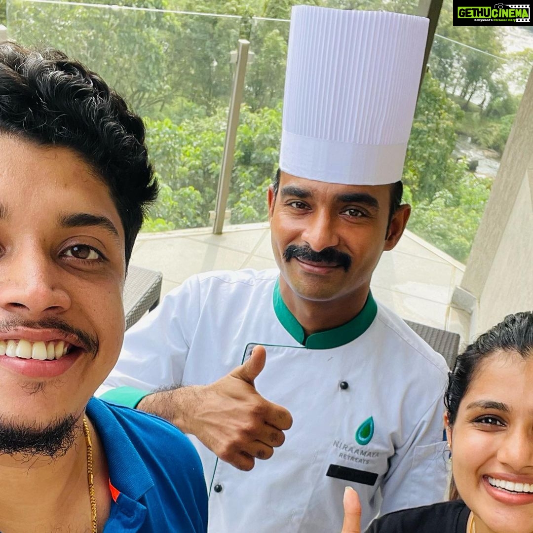 Alina Padikkal Instagram - Best service n best taste ❤️ thank you so much chef and team for the yummy food❤️ @niraamayawellnessretreats @niraamayasamroha Athirapally Waterfall Thrissur