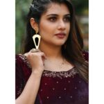 Alina Padikkal Instagram - Effortlessly gorgeous @alina.padikkal ❤😍😘 Hair and makeup: @brahma_hairandmakeup Outfit courtesy: @sreesreesanthosh Jewellery: @aleqqath Photography: @kumar.s.aneesh #alinapadikkal #instagram #hairandmakeup #artist #beauty Amrita TV