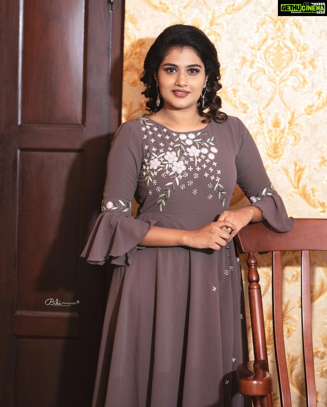 Alina Padikkal Instagram - Thanksgiving @elzas_couture for providing the outfit for most of the shows @nithinju for being the best stylist and @roshnistvm for saving always in emergency situations. Special mention @kaya_online_ for always giving me the best accessories ❤️