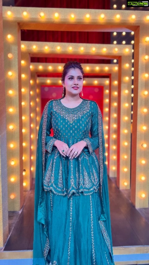 Alina Padikkal Instagram - Got everyone's eyes looking at you @alina.padikkal once again rocks the stage with her best look . . Styling : @rashmimuraleedharan Makeup : @aleena.makeupartist . . . . #bridesofpinklady #pinkladykochi #bridalwear #designerkurta #malluwomen #kerelabride #bridalcollection #design #kurtalover #bride2022 #photoofthedays #kochidesigner #designerweddingkurtas #fashionphotography #malluwedding #mollywood #malayalammovie#mollywoodactress #malluactor #indianbeauty