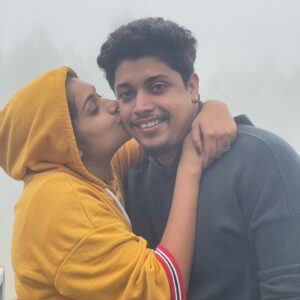Alina Padikkal Instagram - 20.01.2021 vs 01.01.2022 @rohit_pradeep_ I love you❤️ Reel vs Real 💖 Mirth Hotels and Resorts