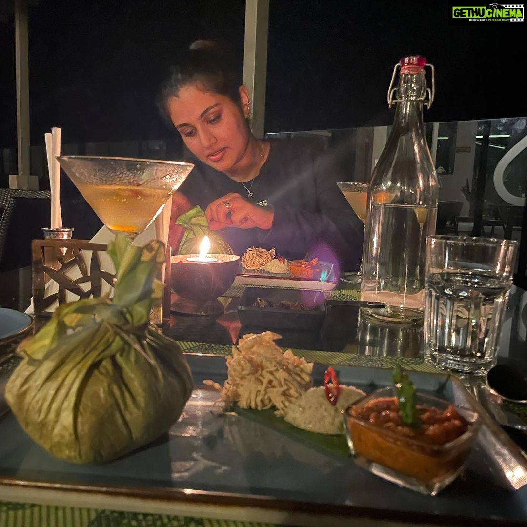 Alina Padikkal Instagram - Best service n best taste ❤️ thank you so much chef and team for the yummy food❤️ @niraamayawellnessretreats @niraamayasamroha Athirapally Waterfall Thrissur