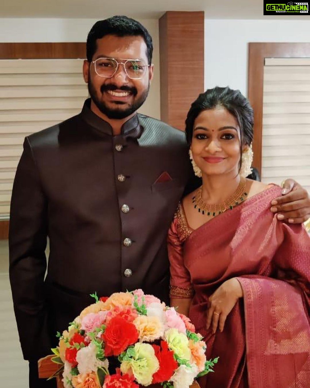 Alina Padikkal - 12.4K Likes - Angane neeyum pettu.!
Ipozha correct brother sister ayea.!
@lidiaanngeorg can’t wait to add you along with our madness ♥️
So guys this is my brother who kept his word of getting engaged to his love and also kept his word of getting married soon after mine.! Just a day difference we will be hitched 😍🤣 true goals.!
#brothersisterlove❤️ #brothersistergoals