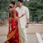 Alina Padikkal Instagram - #alinarohitsaga @motionpictures_weddings @motion_pictureswedding_planner Saree : @aaryanairdesigns Blouse : @thanuzbridalboutique MUA : @aleena.makeupartist Hair : @sudhiar.hairandmakeup Draping: @drisya.sasidharan.161 Stylist: @nithinju Calicut, India