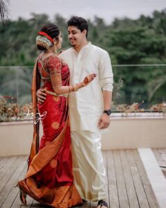 Alina Padikkal Instagram - #alinarohitsaga @motionpictures_weddings @motion_pictureswedding_planner 

Saree : @aaryanairdesigns 
Blouse : @thanuzbridalboutique 
MUA : @aleena.makeupartist 
Hair : @sudhiar.hairandmakeup 
Draping: @drisya.sasidharan.161 
Stylist: @nithinju
