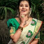 Alina Padikkal Instagram - 🍃 Just some more from that “Malayalee thanimma” @navamimypassionyourfashion @nithinju @sksreez @sumesh_perfectmaker @roshnistvm