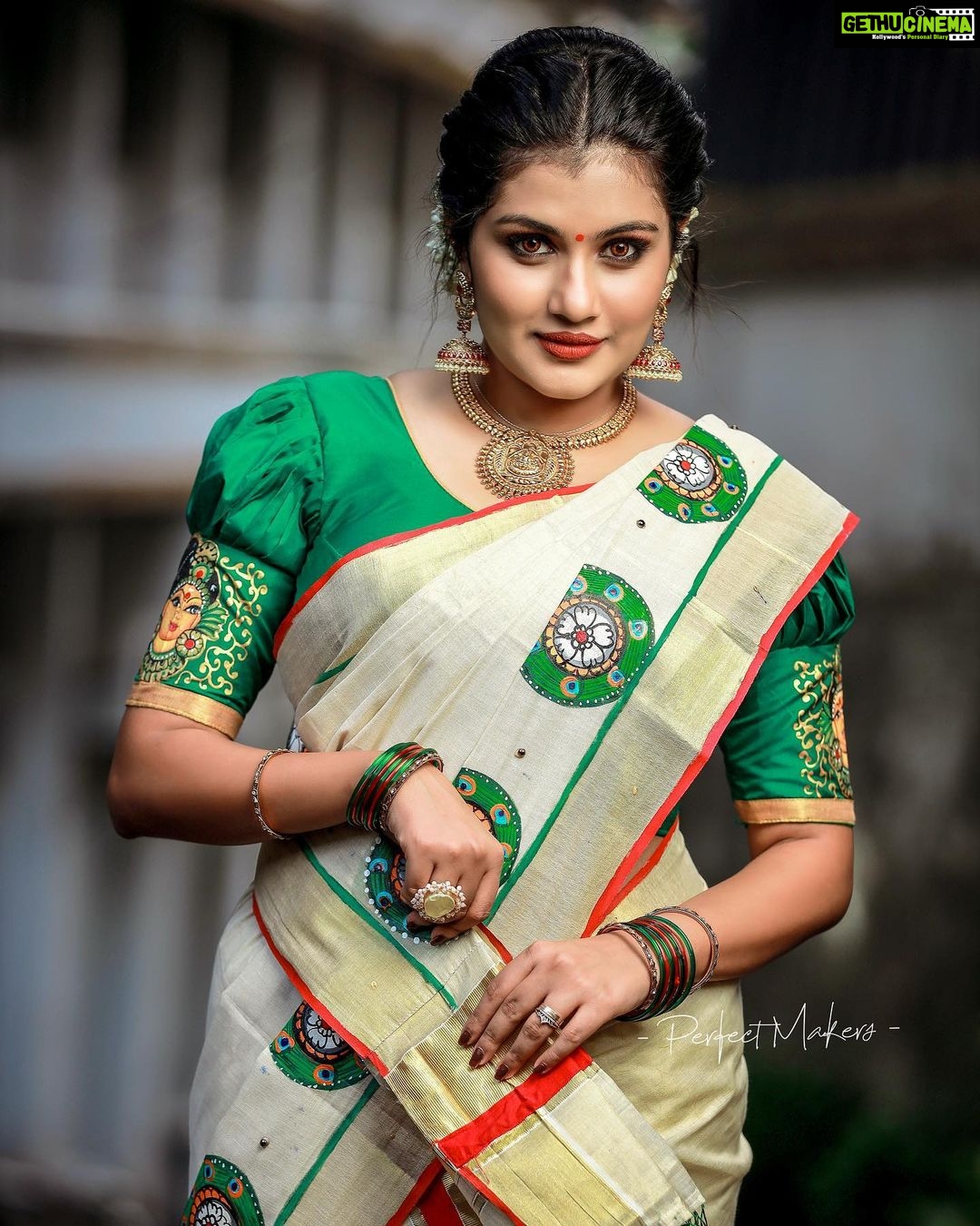Alina Padikkal - 9.9K Likes - 🍃
Just some more from that “Malayalee thanimma”
@navamimypassionyourfashion
@nithinju @sksreez
@sumesh_perfectmaker @roshnistvm