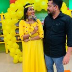 Alina Padikkal Instagram - Family♥️ @kairalitv celebrity kitchen magic coming soon : haldi episode During this pandemic I was lucky enough to celebrate haldi with my crew members.. still in shock and you guys rocked the haldi function ♥️ Feeling blessed and loved.! Prayers and wishes ♥️ Kairali TV