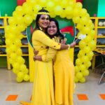Alina Padikkal Instagram – Family♥️ @kairalitv  celebrity kitchen magic coming soon : haldi episode

During this pandemic I was lucky enough to celebrate haldi with my crew members.. still in shock and you guys rocked the haldi function ♥️

Feeling blessed and loved.!
Prayers and wishes ♥️ Kairali TV