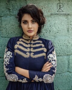 Alina Padikkal Instagram - “She is clothed with strength and dignity”
Done by a my very own @revathyjayanbabu ♥️
MUA : @roshnistvm ♥️
📸 @nithinparameswarpl @kalyanaramensweddings