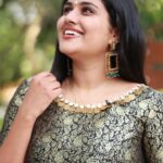 Alina Padikkal Instagram - Decided to make it raw.! Simple homely ONAM❤️ Moments captured @santhoshkallikkadan Costume @santhoshpattambi_725 Calicut, India