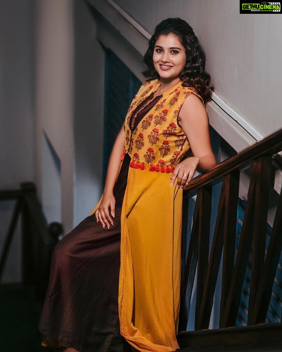 Alina Padikkal Instagram - 🔆 hello to casual wear.! . Costume @divyadisa.couture Photography @reshma_photography MUA @roshnistvm Stylist @nithinju @sksreez