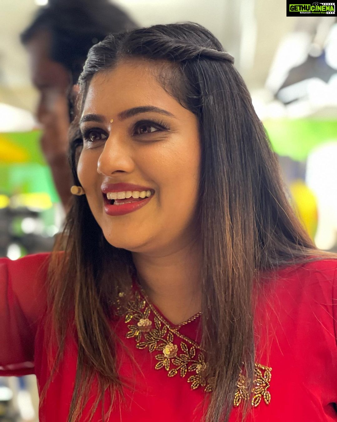 Alina Padikkal Instagram - Host @alina.padikkal Mua @aleena.makeupartist Outfit @aalaadesigners Jewllery @kaya_online_ Tks to @sksreez Thiruvananthapuram, Kerala, India