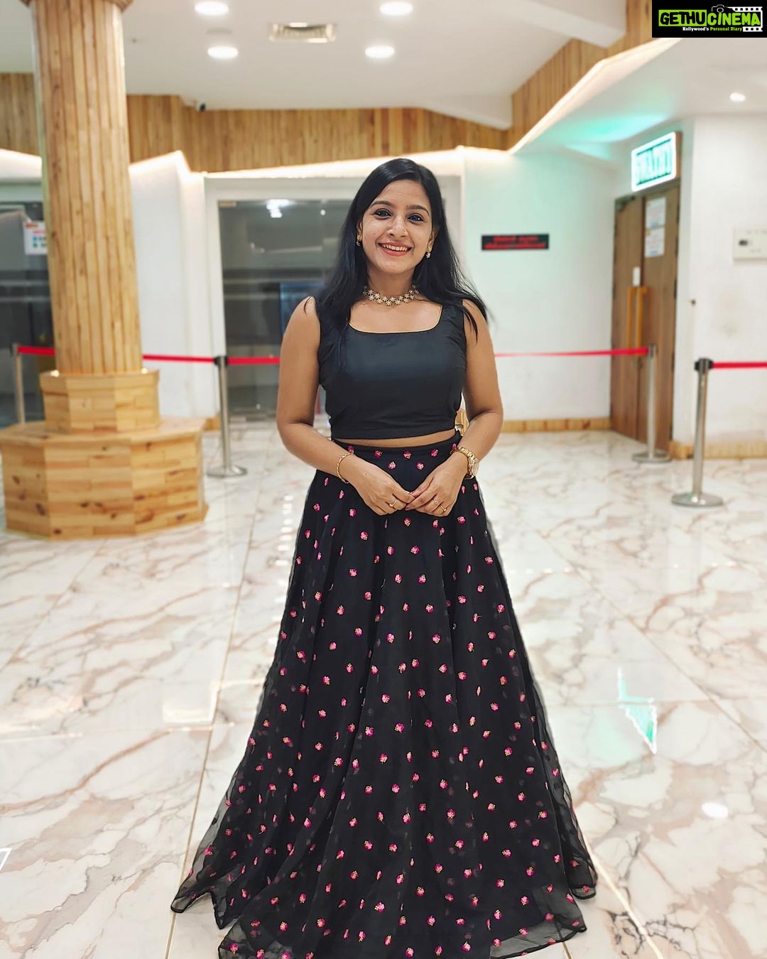 Alphy Panjikaran Instagram - 100 Days celebration ❤️Malikapuram ❤️ @malikappurammovie @rahulphotoshoot 📸 #picoftheday #happiness #100days #celebration #malikapuram #malikapurammovie #success #function #happy #peace #black #color #instagood #instagram #explore #explorepage #nooranad #theater #reels Nooranad