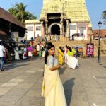 Alphy Panjikaran Instagram - Attukal pongala special 🧡❤️ @surabhi.vaishu 📸 #attukalpongala #pathmanabhaswamitemple #trivandrum #pongala #special #tuesday #newbeginning #somethingspecial #happiness #peace #saree #setmundu #kerala #attukal #instagood #instagram #goodvibes #explore #explorepage #reels #instalike Padmanabhaswamy Temple