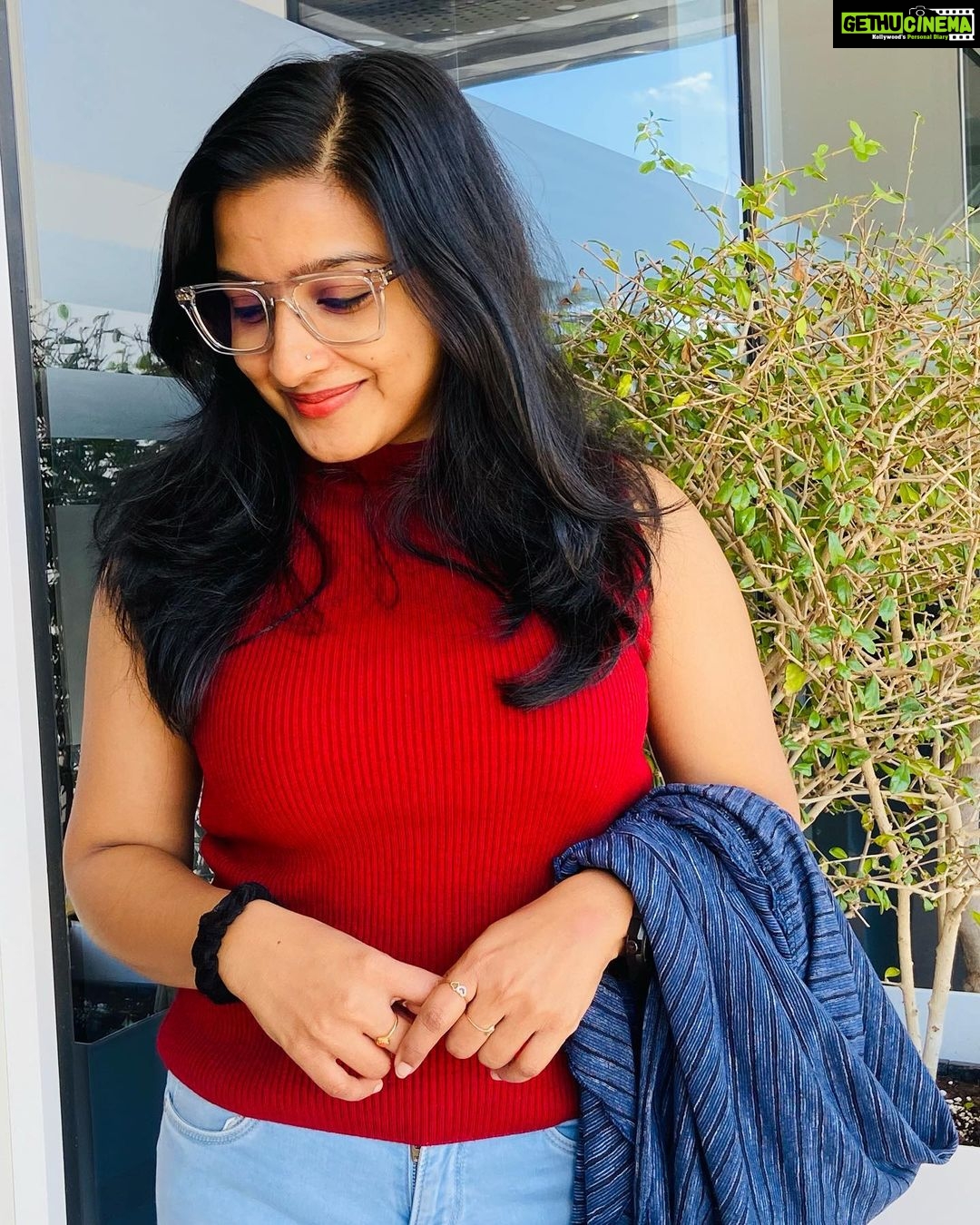 Alphy Panjikaran Instagram - ❤️❤️❤️ #picoftheday #malikappurammovie #success #celebration #promotion #malikappuram #thankuall #instagram #function #travel #travelphotography #lovetravel #oman #muscat #goodvibes #instagood #reels #trending #actress #malayalam #movie Al Hail Muscat Oman