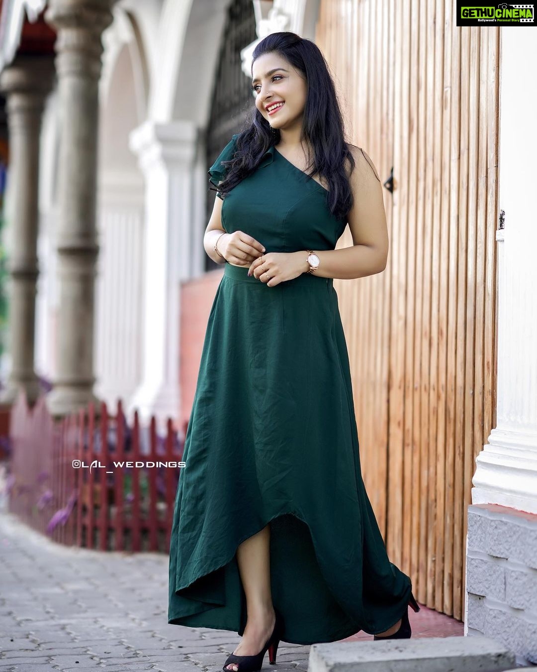 Alphy Panjikaran Instagram - We are just strangers with some memories ๐๐งก Mua: @_arya_jithins_makeover Costume: @diva_womensclothingstore PC: @lal_weddings #picoftheday #happiness #peace #love #feelingloved #life #music #loveyourself #smile #memories #artist #asthetic #instagood #instagram #instalike #explorepage #explore #nature #soulmate Fort Kochi